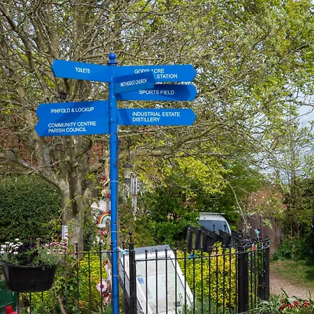 Pinfold Cottage, Dog Friendly Yorkshire Coast & Countryside * Hunmanby
