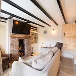 Pinfold Cottage, Dog Friendly Yorkshire Coast & Countryside Hunmanby